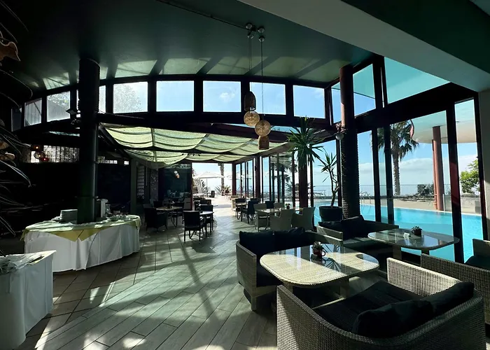 卡博吉拉村公寓式酒店 度假村 卡马拉-德洛布什