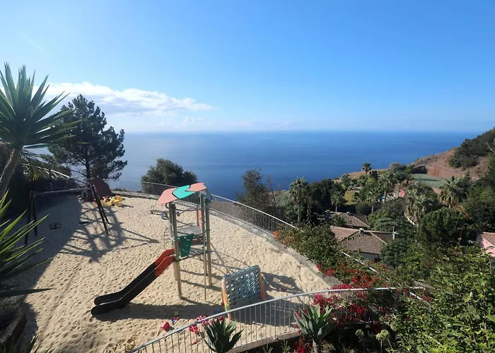 卡博吉拉村公寓式酒店 4* 卡马拉-德洛布什